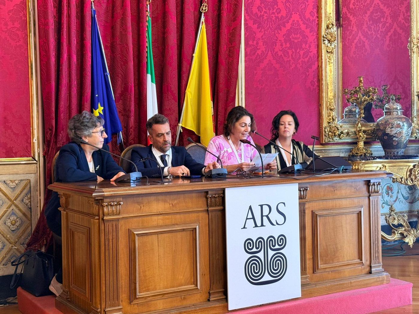 Il tavolo dei relatori